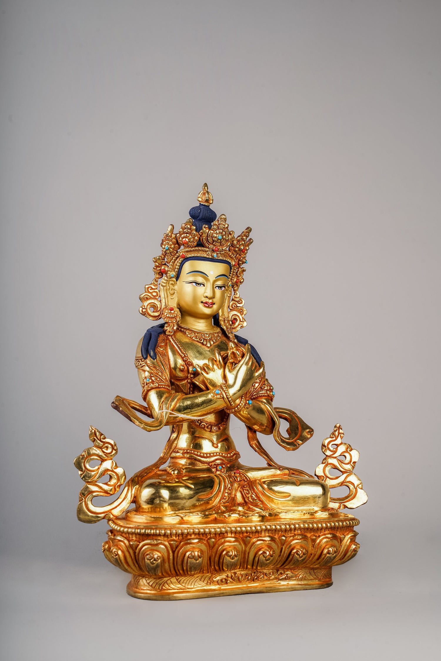Vajradhara Statues: Sacred Symbols of Enlightenment and Primordial Wisdom