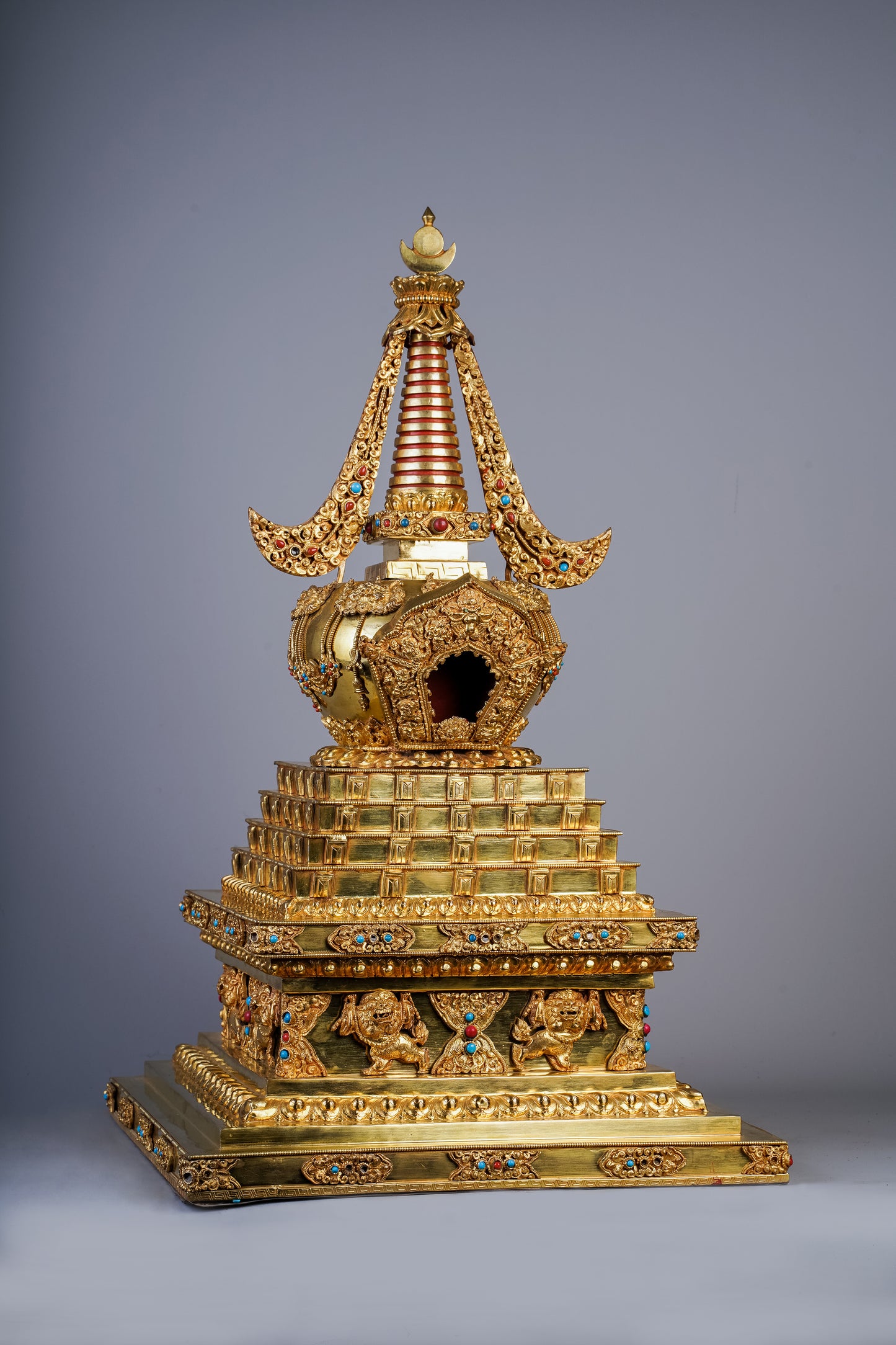 22 inch / 56 cm Stupa of Turning the Wheel of Dharma | བཀྲ་ཤིས་སྒོ་མང་མཆོད་རྟེན།