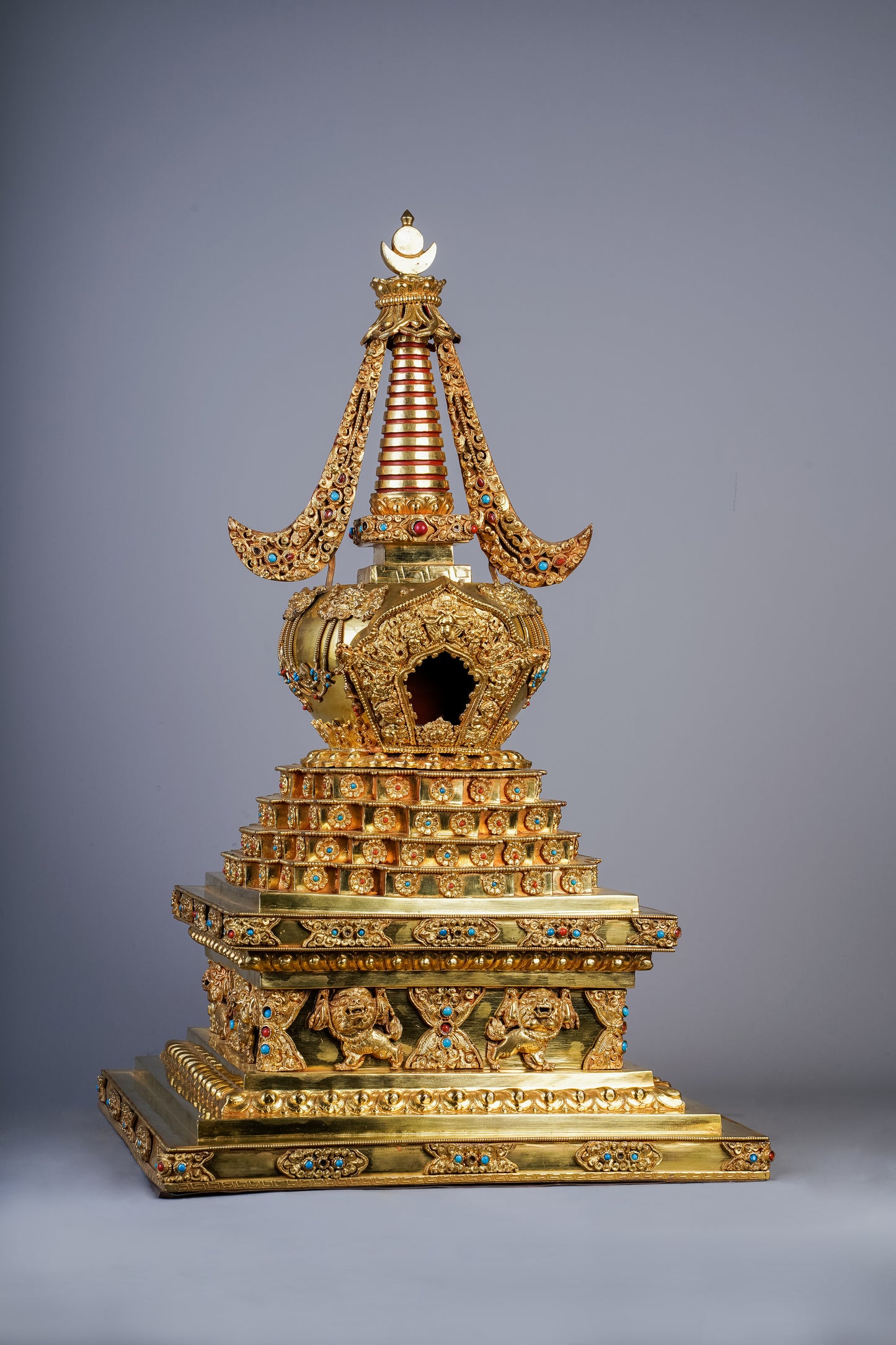 22 inch/ 56 cm Lotus Stupa | པད་སྤུང་མཆོད་རྟེན།